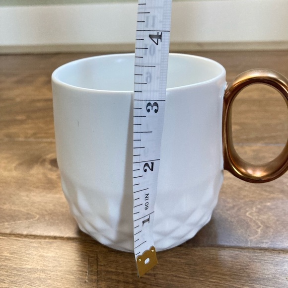 STARBUCKS Pair of (2) White Geometric 12 Oz Bronze Colored Handle Coffee Mugs - Picture 5 of 8